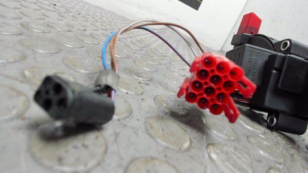 Foto: Blinkschalter/Kombischalter L eines Ford Scorpio CL