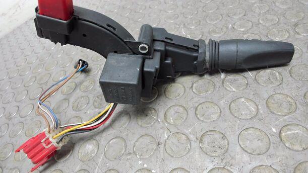 Foto: Blinkschalter/Kombischalter eines Ford Scorpio CL