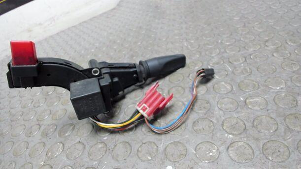 Foto: BLINKERSCHALTER / KOMBISCHALTER eines Ford Scorpio CL