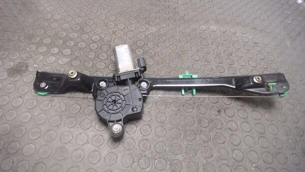 Foto: FENSTERHEBER ELEKTRISCH VORNE RECHTS ( 2/3 TÜRER ) eines Fiat Punto 1.2 8V CLX