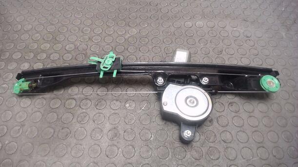 Foto: FENSTERHEBER ELEKTRISCH VORNE RECHTS ( 2/3 TÜRER ) eines Fiat Punto 1.2 8V CLX