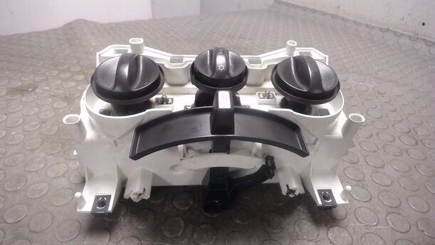 Foto: HEIZUNGSBETÄTIGUNG eines Fiat Punto 1.2 8V CLX