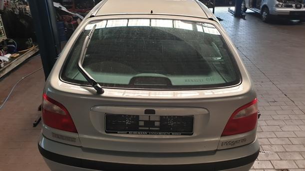 Foto: HECKKLAPPE ( FACELIFT ) eines Renault Megane 1.4 CLX