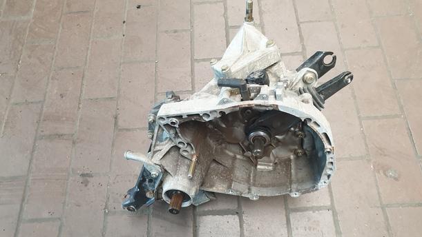 Foto: SCHALTGETRIEBE 5-GANG ( JB1961 ) 64000KM eines Renault Megane 1.4 CLX