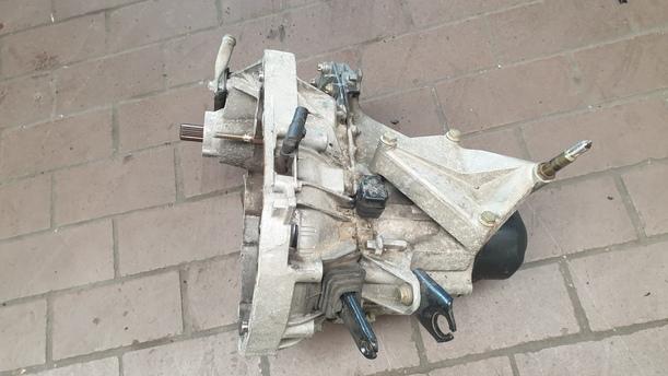 Foto: SCHALTGETRIEBE 5-GANG ( JB1961 ) 64000KM eines Renault Megane 1.4 CLX