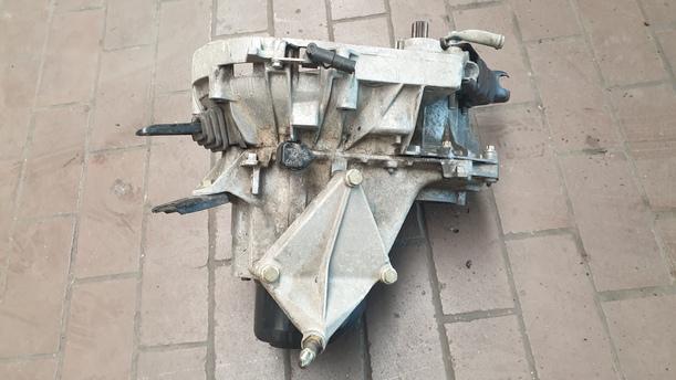 Foto: SCHALTGETRIEBE 5-GANG ( JB1961 ) 64000KM eines Renault Megane 1.4 CLX