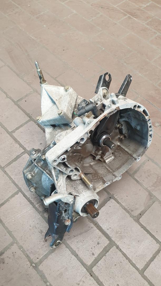 Foto: SCHALTGETRIEBE 5-GANG ( JB1961 ) 64000KM eines Renault Megane 1.4 CLX