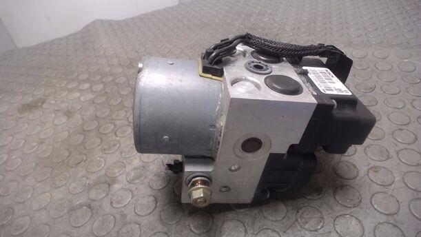 Foto: HAUPTBREMSAGGREGAT ABS eines Renault Megane 1.4 CLX