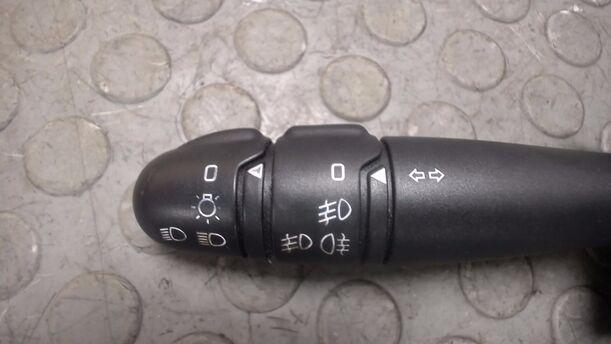 Foto: BLINKSCHALTER / KOMBISCHALTER eines Renault Megane 1.4 CL
