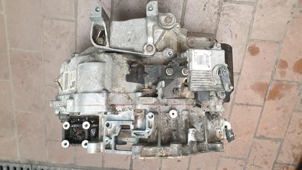 Foto: AUTOMATIKGETRIEBE 6-GANG eines Peugeot 407 HDi 205 Bi-Turbo Automatik CL