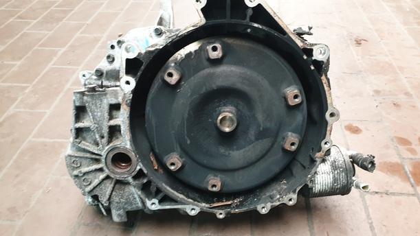 Foto: AUTOMATIKGETRIEBE 6-GANG eines Peugeot 407 HDi 205 Bi-Turbo Automatik CL