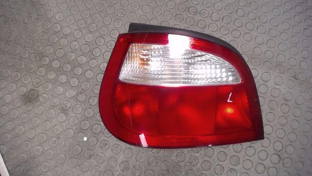 Foto: HECKLEUCHTE / RÜCKLICHT LINKS eines Renault Megane 1.4 CL