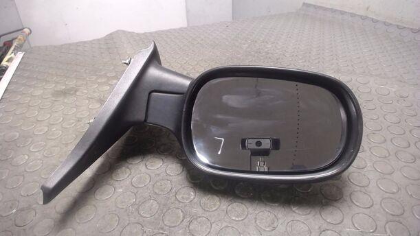 Foto: AUSSENSPIEGEL ELEKTRISCH VERSTELLBAR / HEIZBAR eines Renault Megane 1.4 CL