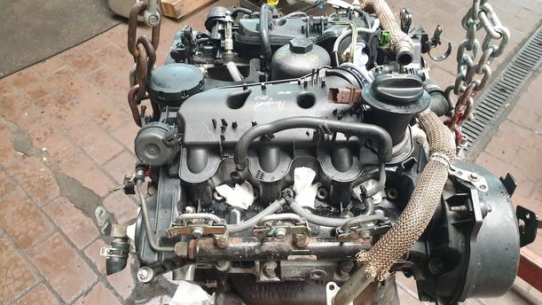 Foto: MOTOR UHZ eines Peugeot 407 HDi 205 Bi-Turbo Automatik CL