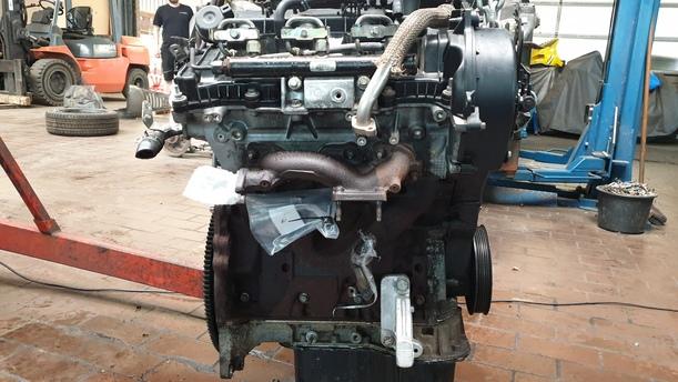 Foto: MOTOR UHZ eines Peugeot 407 HDi 205 Bi-Turbo Automatik CL