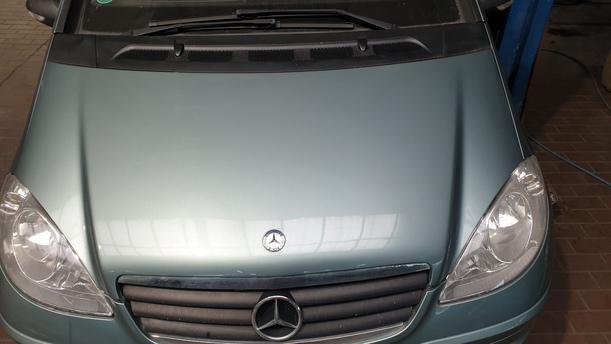 Foto: MOTORHAUBE eines Mercedes-Benz A 150 CL