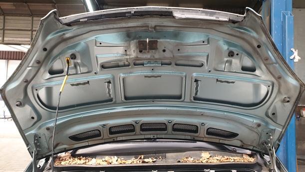Foto: MOTORHAUBE eines Mercedes-Benz A 150 CL