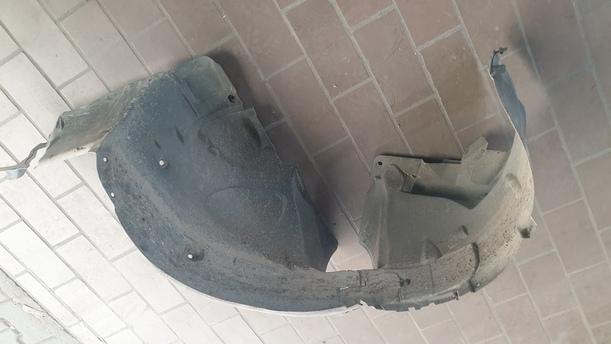 Foto: RADHAUSSCHALE/ INNENRADHAUS VORN LINKS ( 2 TEILIG ) eines Mercedes-Benz A 150 CL