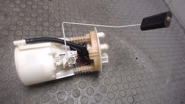 Foto: KRAFTSTOFFPUMPE eines Renault Megane 1.4 CL