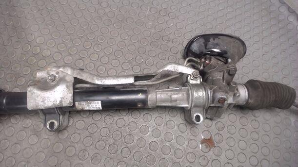Foto: SERVOLENKUNG eines Renault Megane 1.4 CL