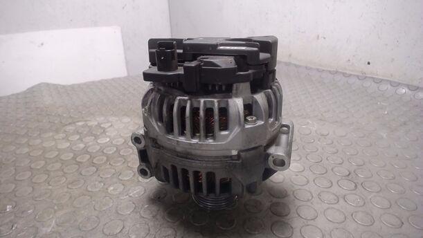Foto: LICHTMASCHINE ( BOSCH ) eines Renault Megane 1.4 CL