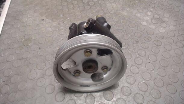 Foto: PUMPE SERVOLENKUNG eines Renault Megane 1.4 CLX