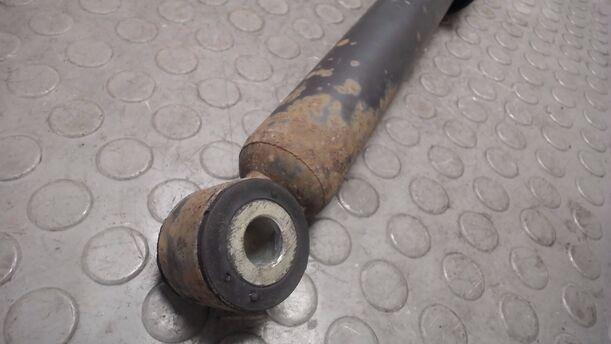 Foto: STOSSDÄMPFERPAAR HINTEN eines Renault Megane 1.4 CLX