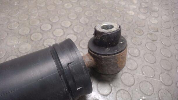 Foto: STOSSDÄMPFERPAAR HINTEN eines Renault Megane 1.4 CLX