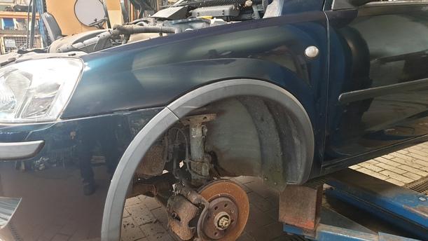 Foto: KOTFLÜGEL LINKS eines Opel Corsa 1.3 CDTI CLX