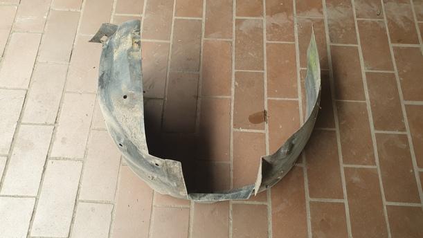 Foto: INNENKOTFLÜGEL / RADHAUSSCHALE LINKS eines Opel Corsa 1.3 CDTI CLX