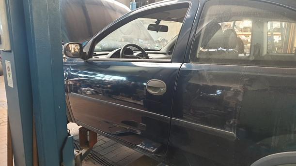 Foto: TÜR VORN LINKS (2/3-TÜRER) eines Opel Corsa 1.3 CDTI CLX