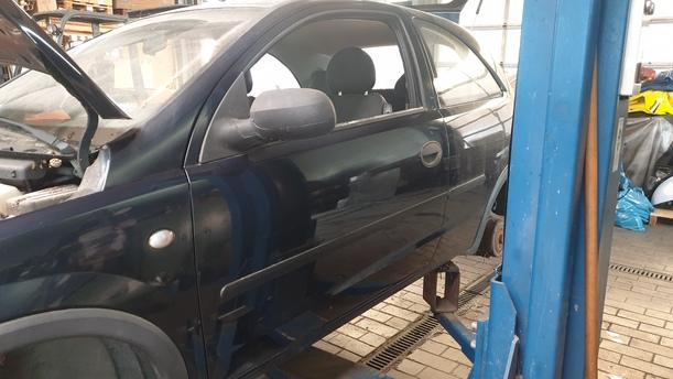 Foto: TÜR VORN LINKS (2/3-TÜRER) eines Opel Corsa 1.3 CDTI CLX