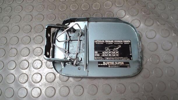 Foto: TANKKLAPPE/ TANKDECKEL eines Mercedes-Benz A 150 CLX