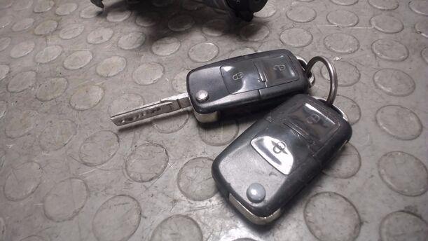 Foto: ZÜNDSCHLOSS / SCHLIESSZYLINDER eines Skoda Octavia 1.8 T Combi CLX