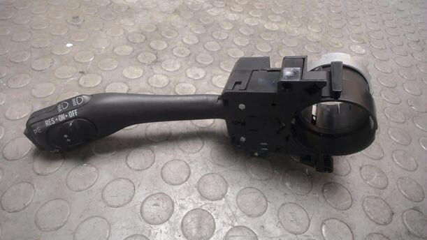 Foto: BLINKSCHALTER / KOMBISCHALTER eines Skoda Octavia 1.8 T Combi CLX