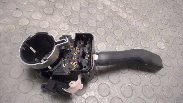 Foto: BLINKSCHALTER / KOMBISCHALTER eines Skoda Octavia 1.8 T Combi CLX