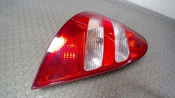 Foto: HECKLEUCHTE/ RÜCKLEUCHTE LINKS eines Mercedes-Benz A 150 CLX