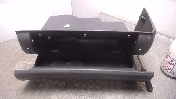 Foto: HANDSCHUHFACH eines Skoda Octavia 1.8 T Combi