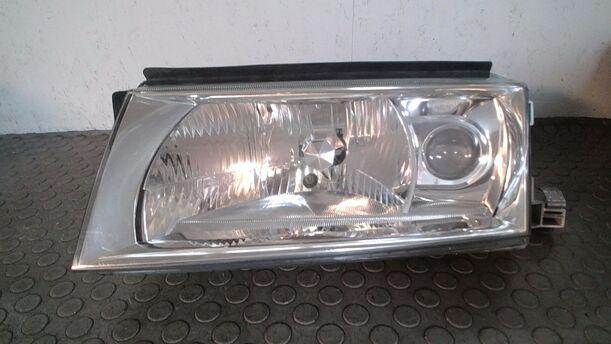 Foto: SCHEINWERFER LINKS eines Skoda Octavia 1.8 T Combi