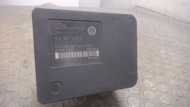 Foto: HAUPTBREMSAGGREGAT ABS eines Skoda Octavia 1.8 T Combi Viva X