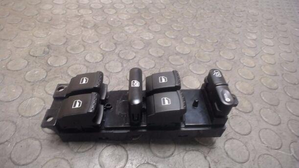 Foto: FENSTERHEBERSCHALTER VORNE LINKS eines Skoda Octavia 1.8 T Combi Viva X