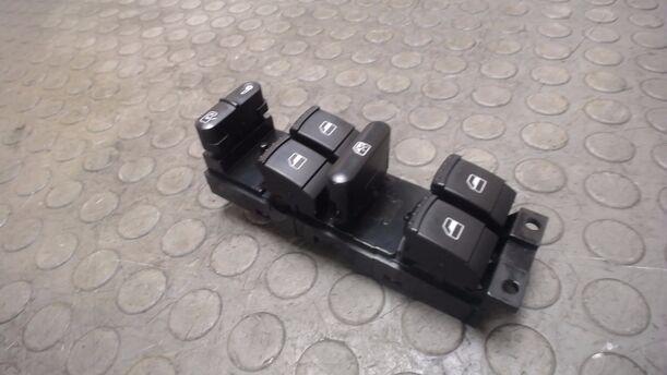 Foto: FENSTERHEBERSCHALTER VORNE LINKS eines Skoda Octavia 1.8 T Combi Viva X