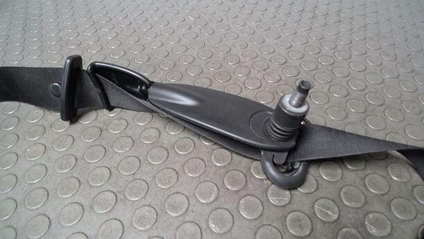 Foto: SICHERHEITSGURT LINKS ( 2/3 TÜRER ) eines Mercedes-Benz A 150 Viva X