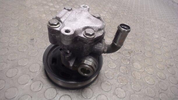 Foto: PUMPE SERVOLENKUNG / SERVOPUMPE eines Skoda Octavia 1.8 T Combi Viva X