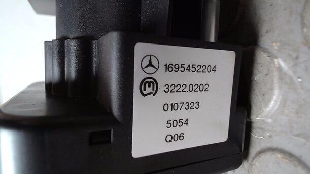 Foto: LICHTSCHALTER ( OHNE NEBELSCHEINWERFER ) eines Mercedes-Benz A 150 Viva X