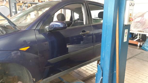 Foto: TÜR VORNE LINKS ( 4/5 TÜRER ) eines Ford Focus Viva X