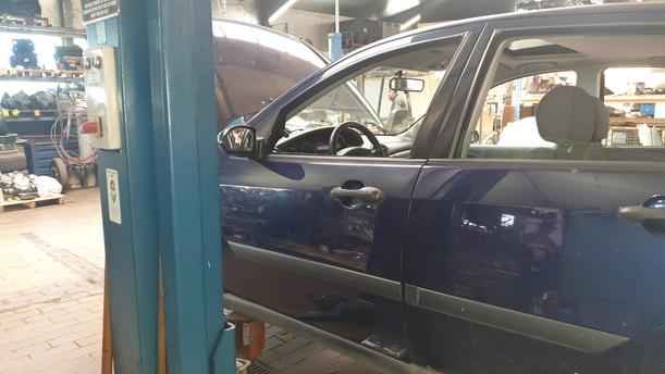 Foto: TÜR VORNE LINKS ( 4/5 TÜRER ) eines Ford Focus Viva X