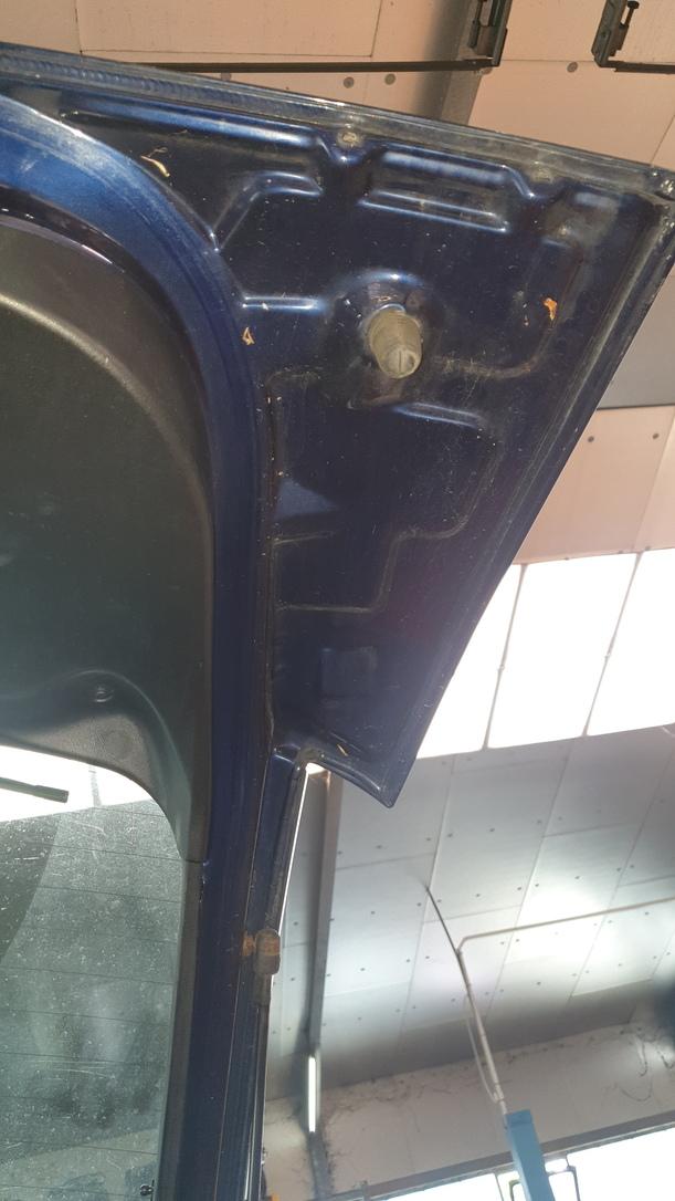 Foto: HECKKLAPPE / HECKDECKEL eines Ford Focus Viva X
