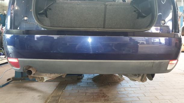 Foto: STOSSFÄNGER / STOßSTANGE HINTEN eines Ford Focus Viva X