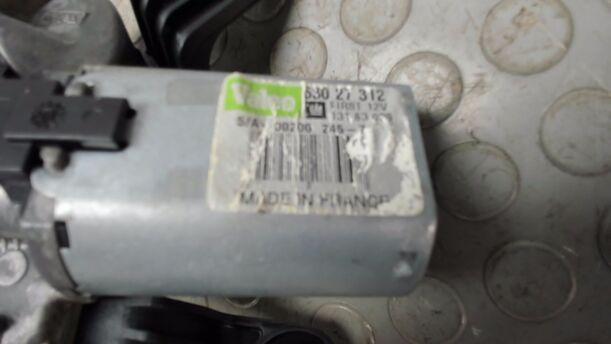 Foto: SCHEIBENWISCHERMOTOR HINTEN eines Opel Corsa 1.4 16V Viva X